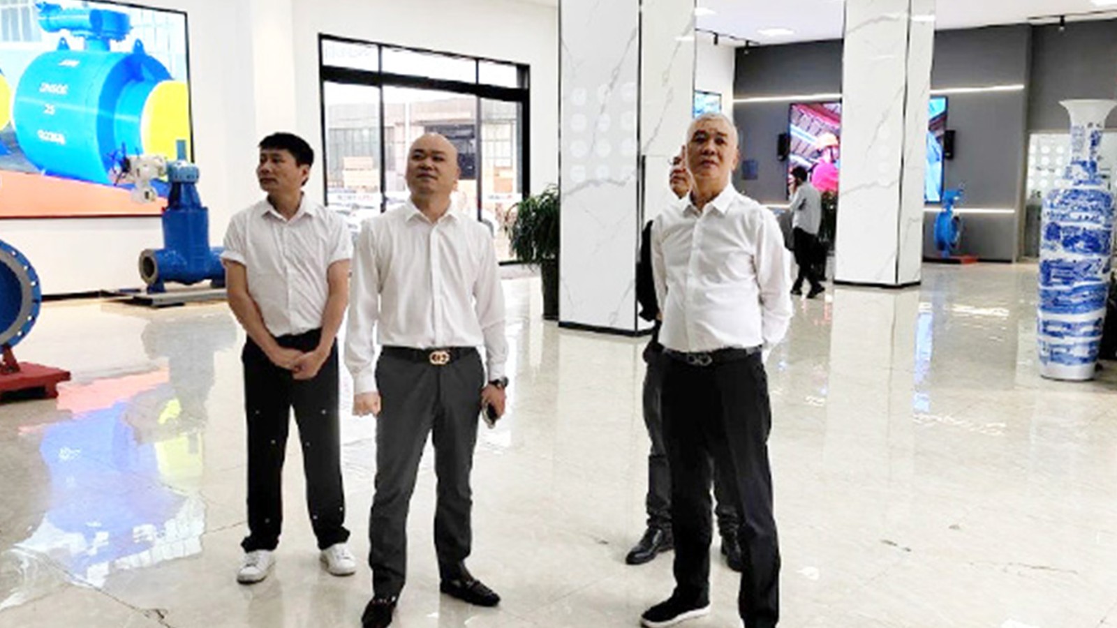 龍灣區政協主席吳昌亮走訪吉泰閥門集團